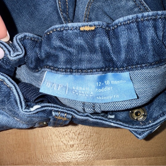 GAP Sarah Jessica Parker Jeans Embroidered Skinny Fit Size 12-18 Months - Picture 3 of 3